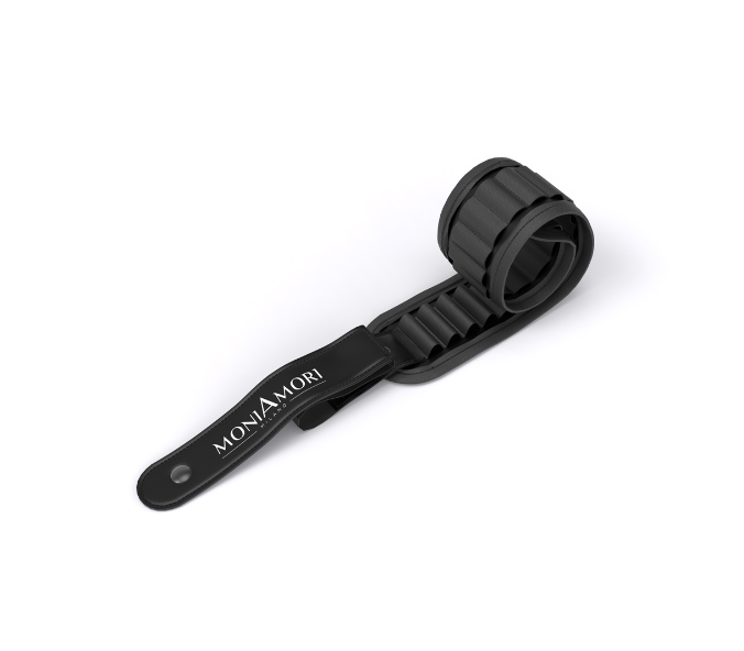 L'élastique porte-crayons de MoniAmori est l'accessoire maquillage conçu pour organiser tes essentiels beauté.